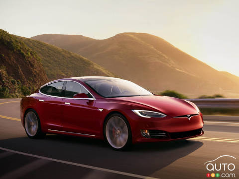 Tesla Recalls 123,000 Model S Cars